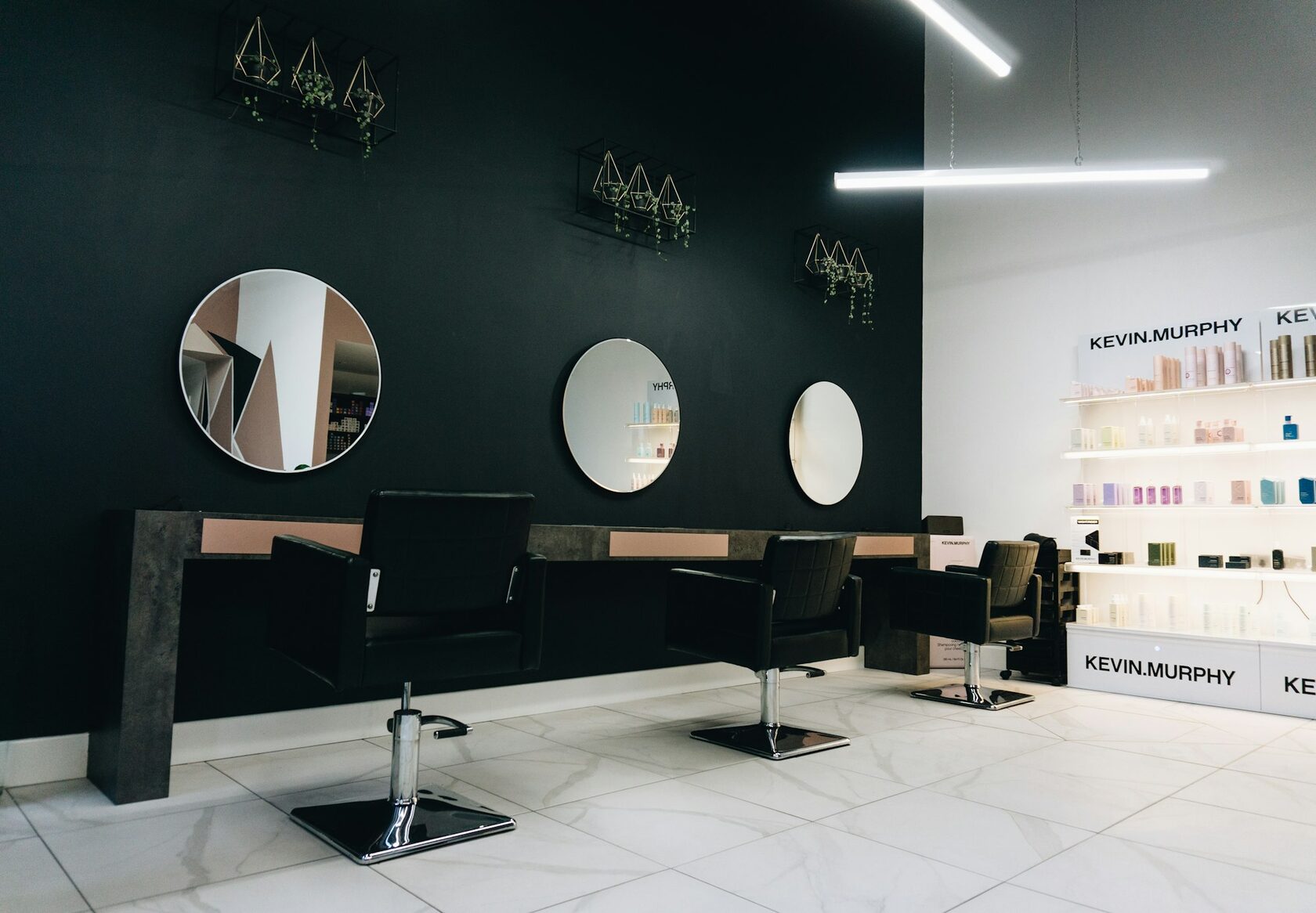 Intérieur du salon Slott Coiffure à Lyon