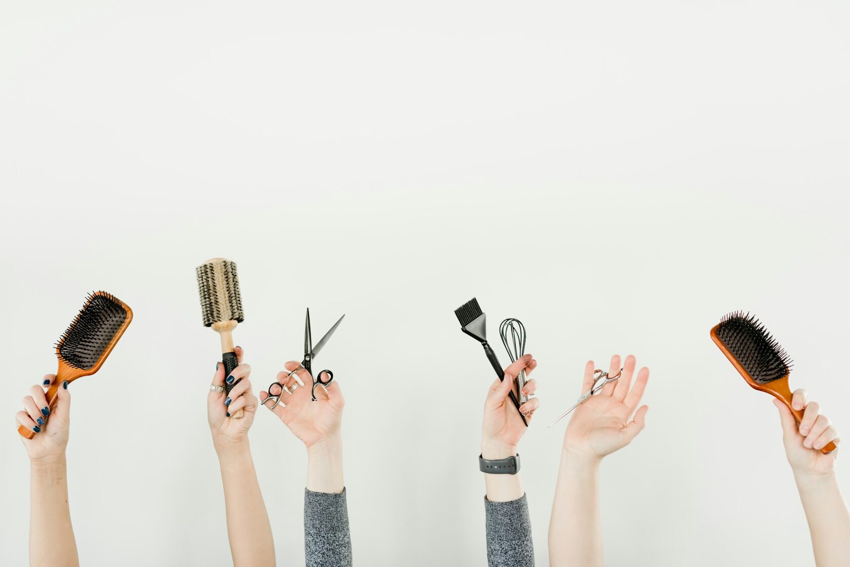 Outils de coiffure — ciseaux et peignes
